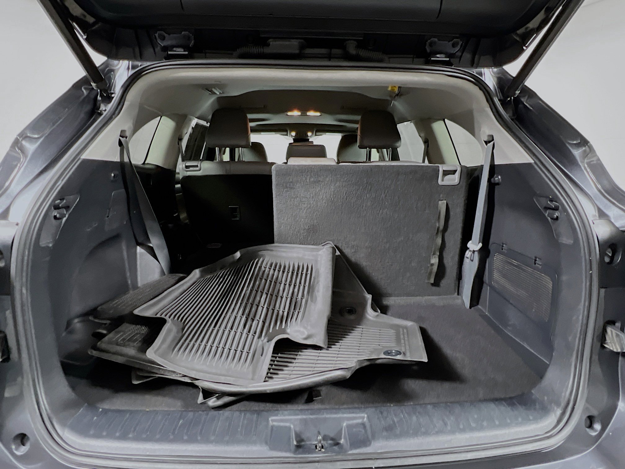 Used 2021 Toyota Highlander XLE image 34