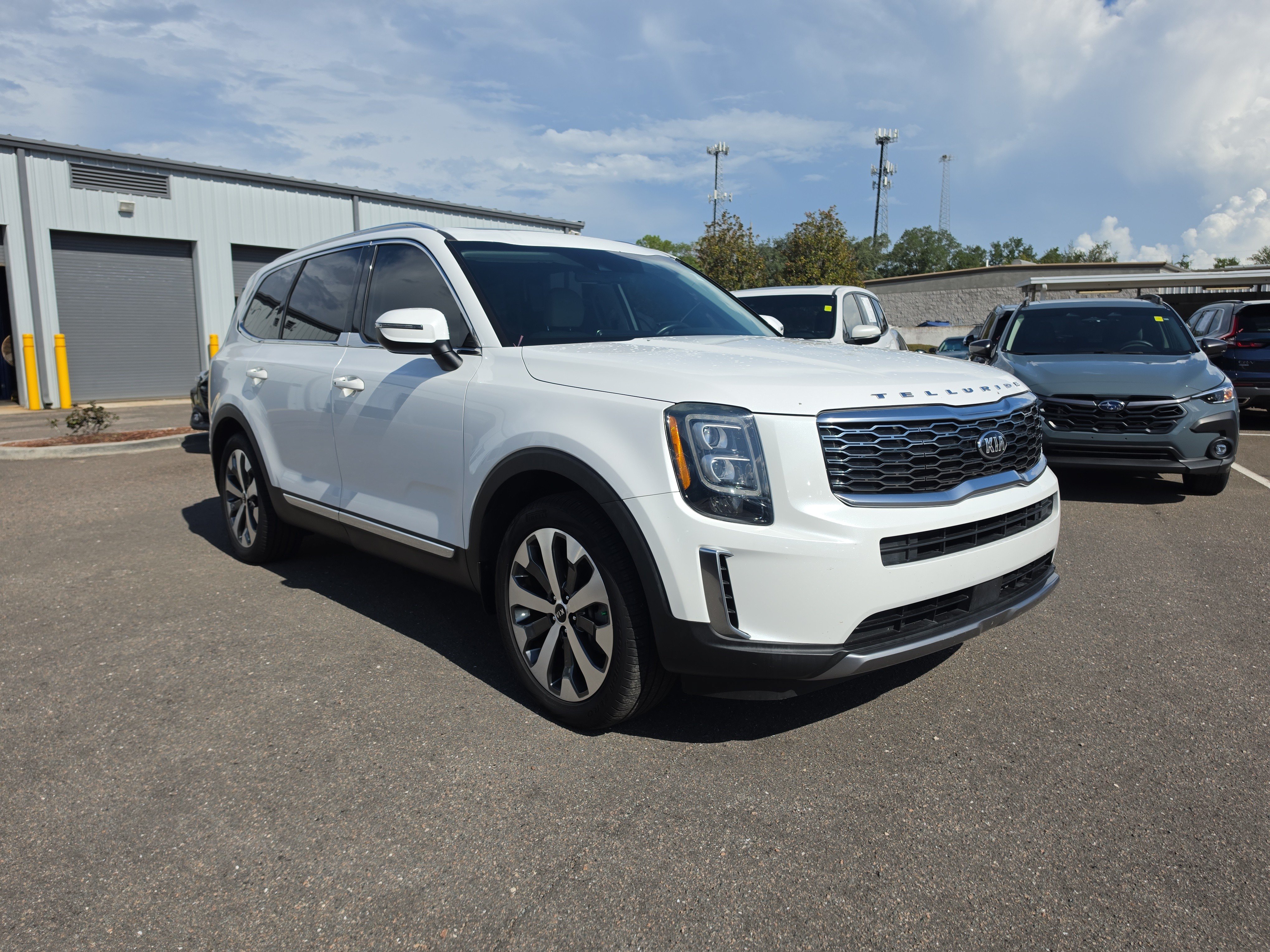 Certified 2021 Kia Telluride EX w/ EX Premium Package FWD image 2