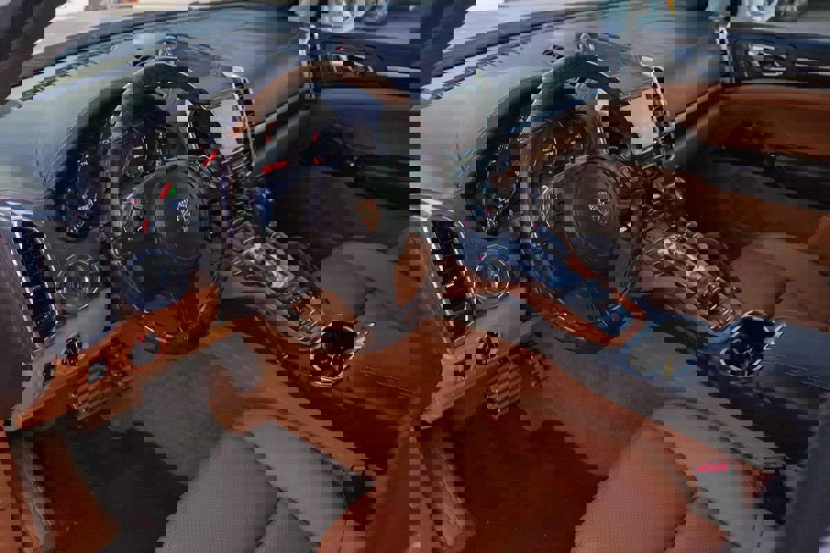 Used 2014 Porsche Cayenne GTS image 15