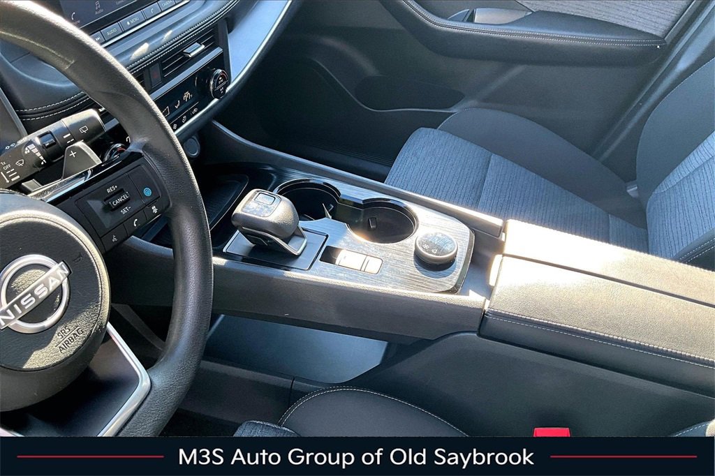 Used 2023 Nissan Rogue SV image 18