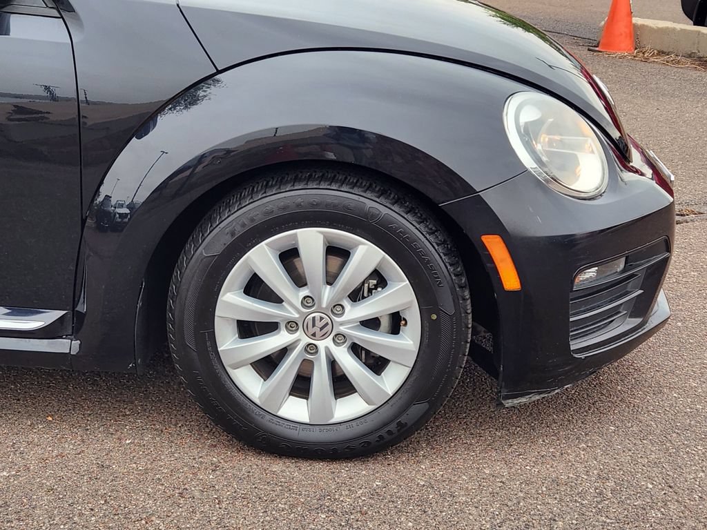 Used 2019 Volkswagen Beetle 2.0T SE FWD image 29