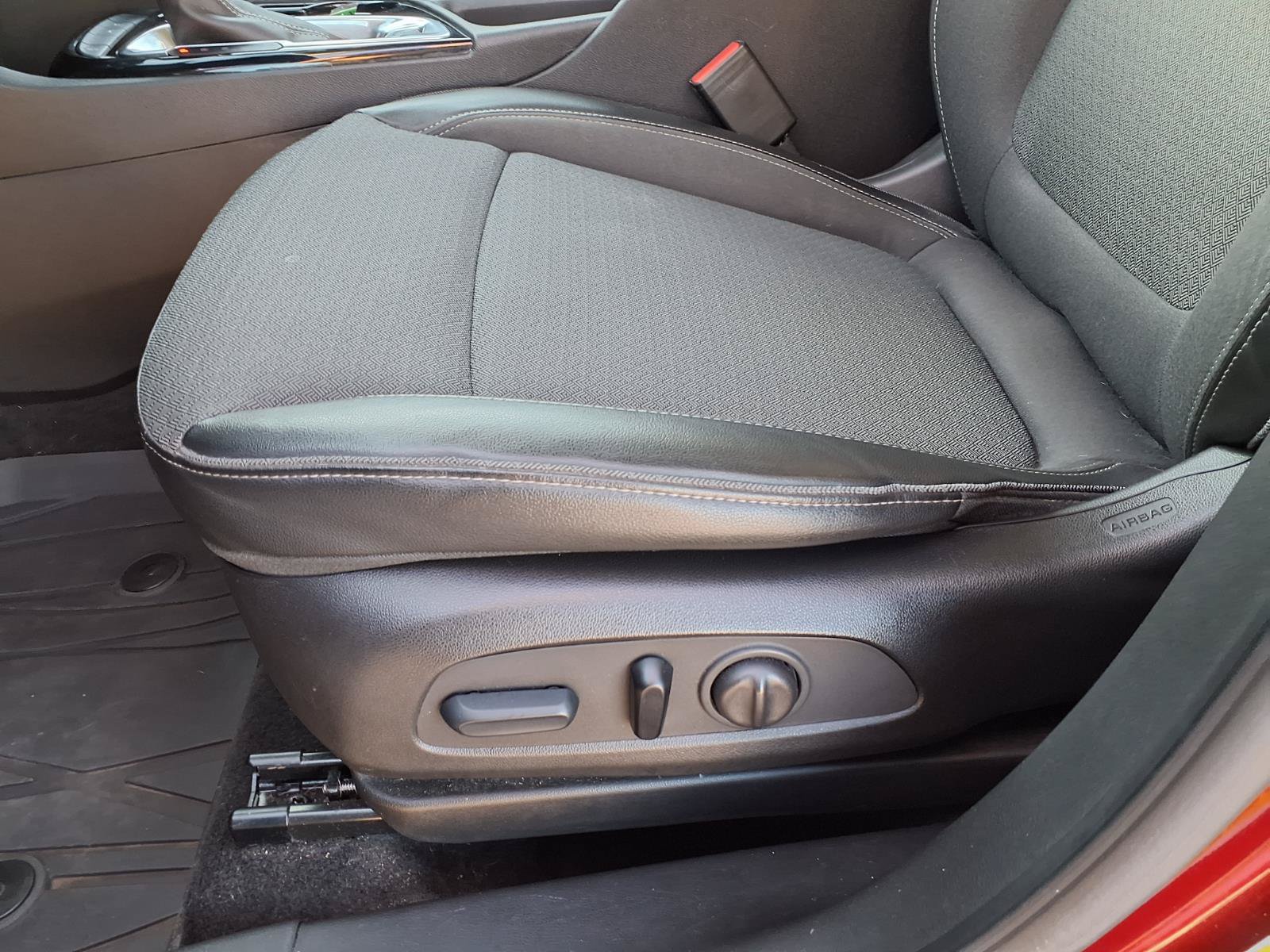 Used 2022 Buick Encore GX Preferred w/ Cold Weather Comfort Package FWD image 26
