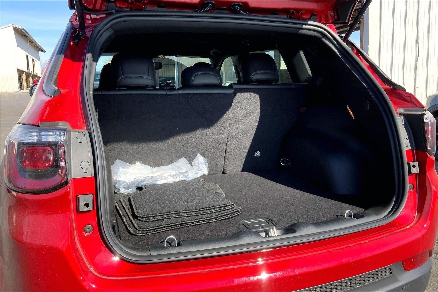 New 2026 Jeep Compass Latitude AWD/4WD image 5