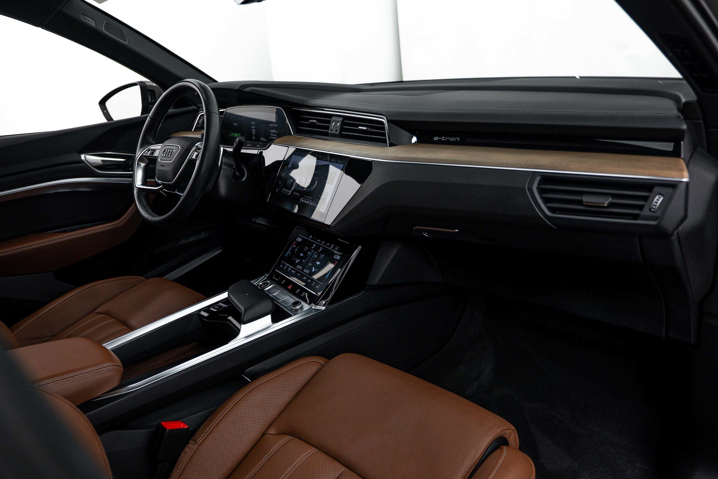 Certified 2024 Audi Q8 e-tron Prestige AWD/4WD image 12
