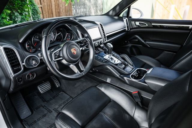 Used 2015 Porsche Cayenne S AWD/4WD image 2