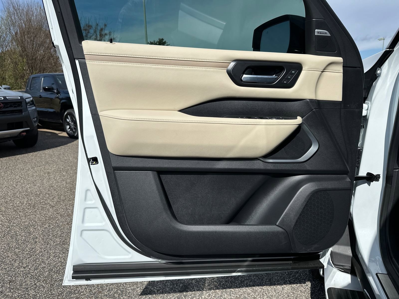 New 2026 Nissan Armada Platinum Reserve image 10