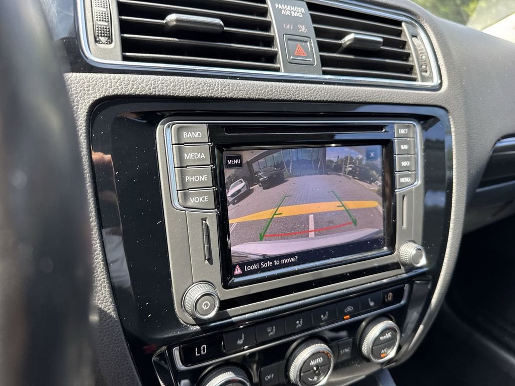 Used 2017 Volkswagen Jetta SEL FWD image 50