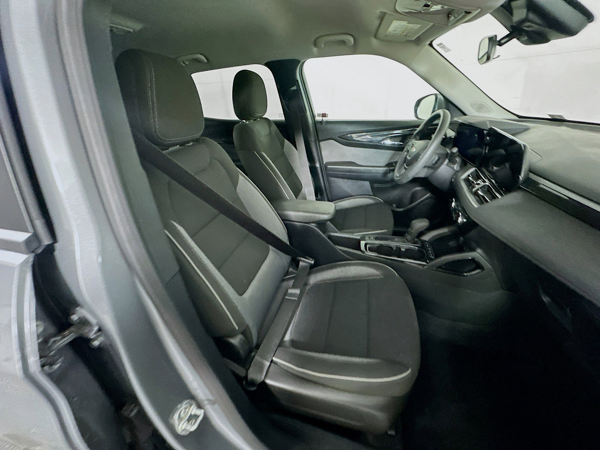 Used 2025 Chevrolet TrailBlazer LT AWD/4WD image 28