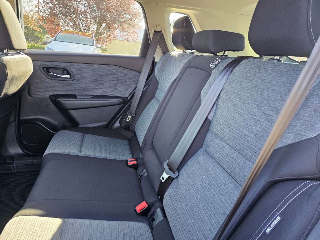 Used 2021 Nissan Rogue SV image 20