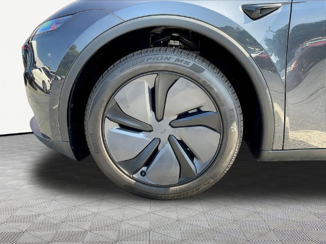 Used 2026 Tesla Model Y 2WD image 33