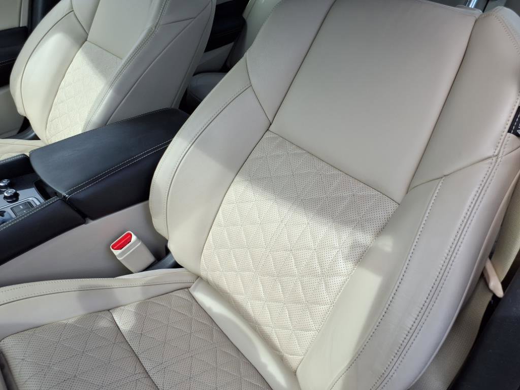 Used 2018 Nissan Maxima Platinum image 16