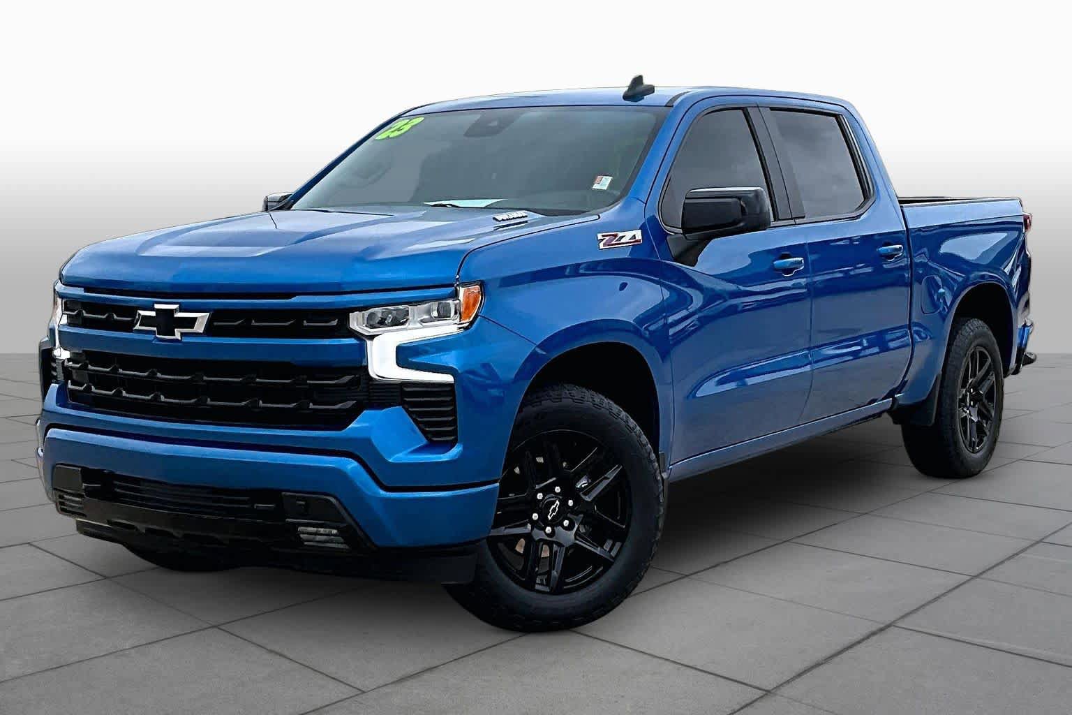 Used 2023 Chevrolet Silverado 1500 RST AWD/4WD image 2