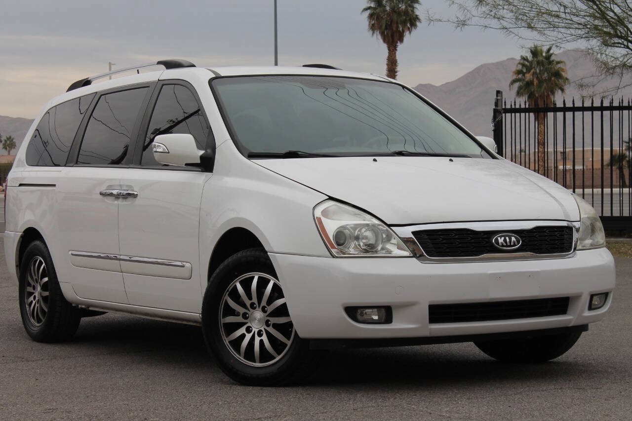 Used 2012 Kia Sedona EX w/ Luxury Pkg FWD image 2