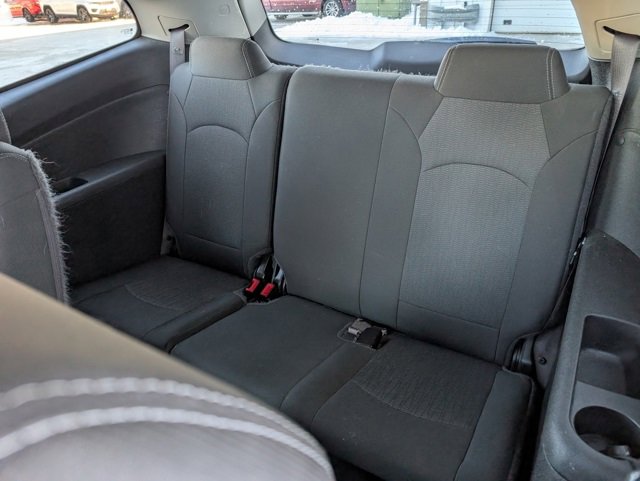 Used 2015 Chevrolet Traverse LT w/ Style and Technology Package image 23