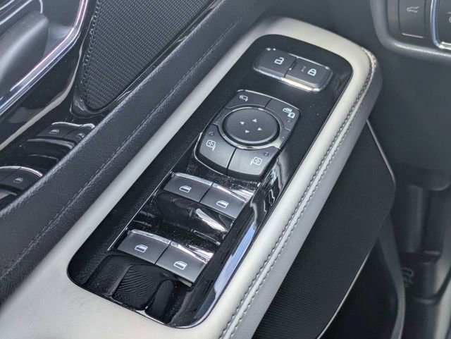 Used 2025 Lincoln Aviator Reserve image 25