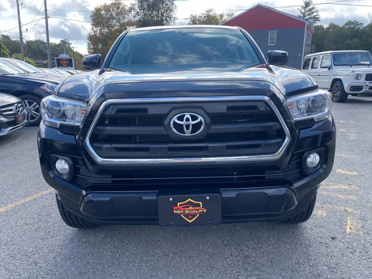 Used 2016 Toyota Tacoma SR5 w/ SR5 Appearance Package (SN) image 3