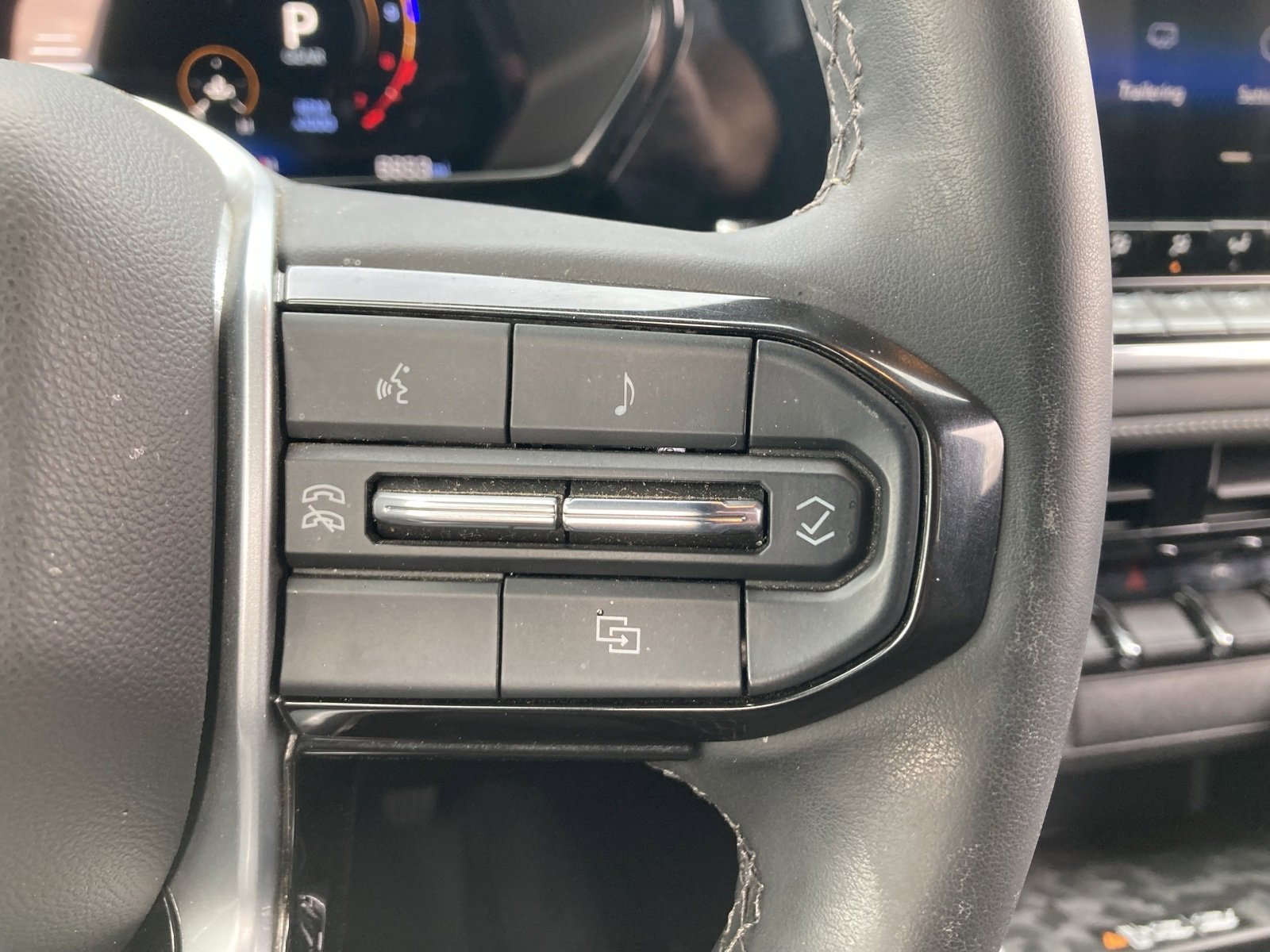 Used 2024 Chevrolet Colorado LT w/ LT Convenience Package II image 20