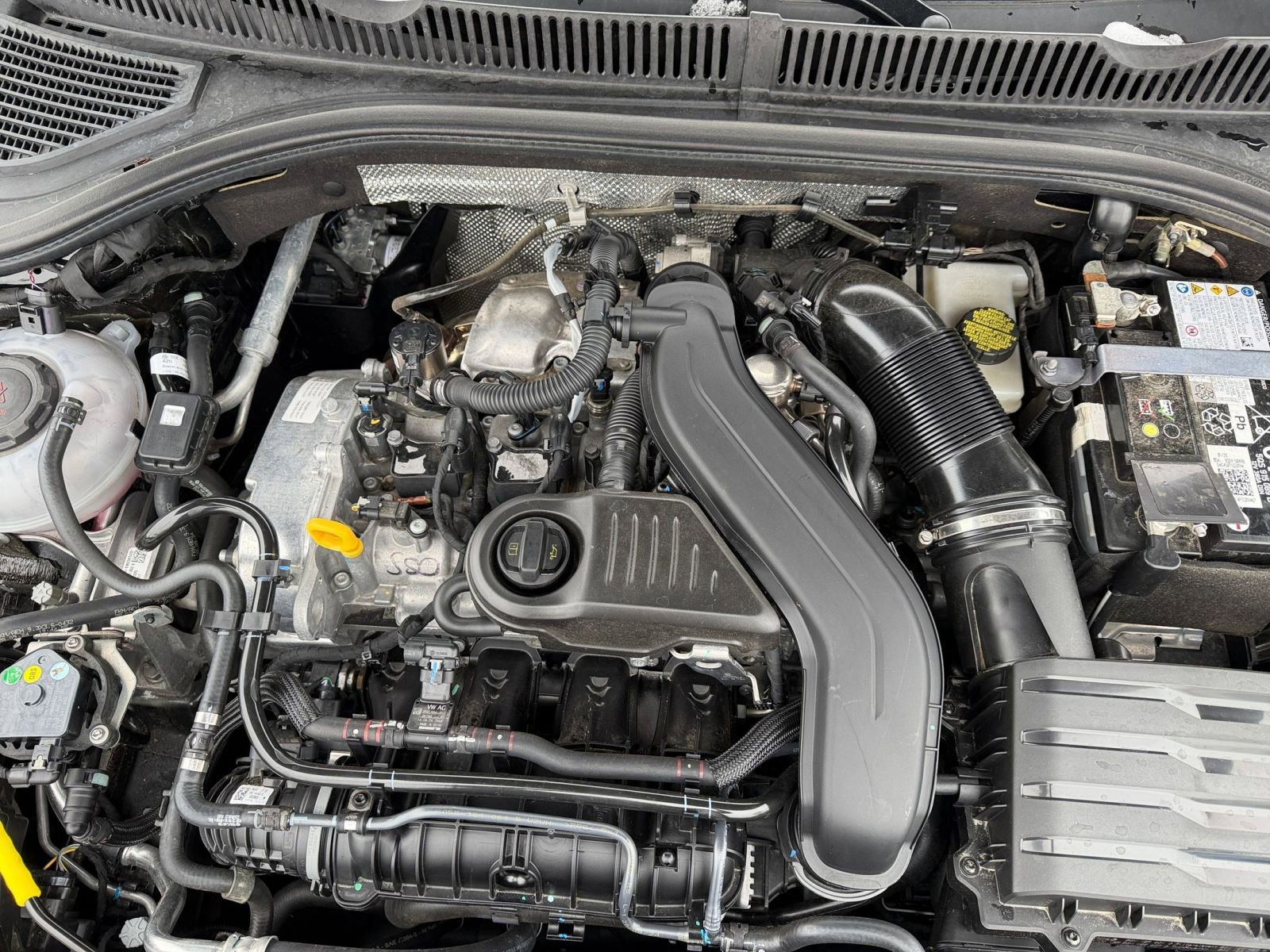 Used 2025 Volkswagen Jetta SE image 31