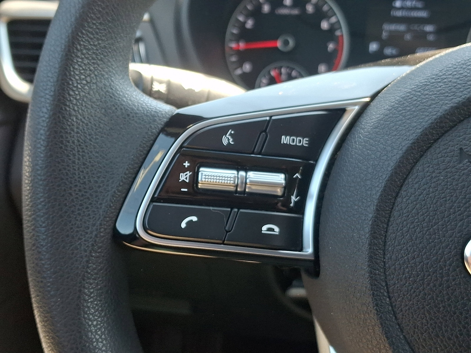 Used 2020 Kia Optima LX image 19