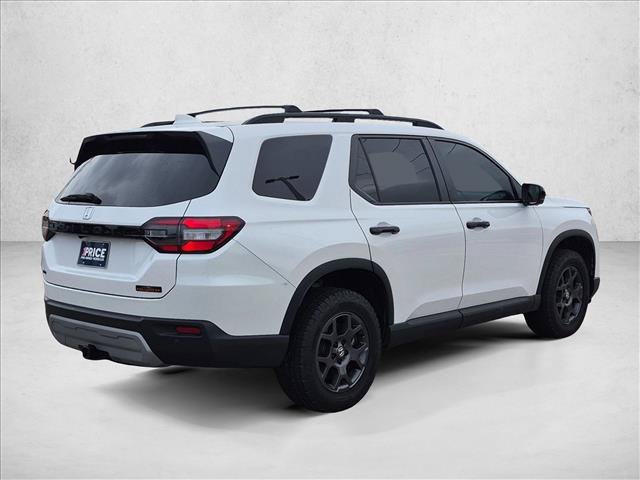 Used 2025 Honda Pilot TrailSport image 5