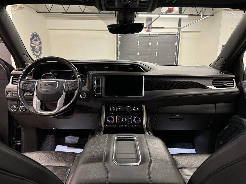 Used 2021 GMC Yukon Denali w/ Denali Ultimate Package AWD/4WD image 33