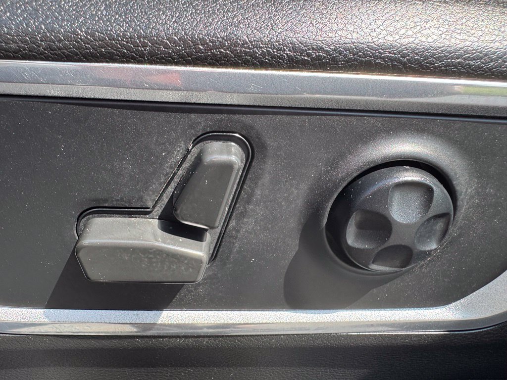 Used 2021 RAM 1500 Laramie AWD/4WD image 29