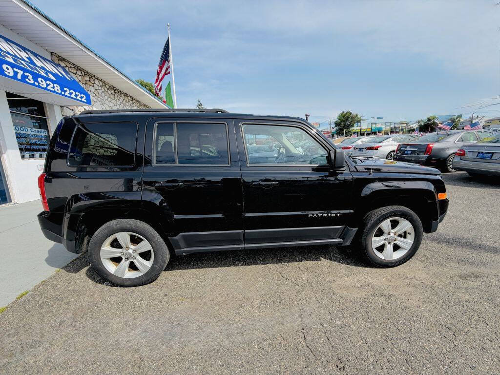 Used 2016 Jeep Patriot Sport w/ Power Value Group AWD/4WD image 3