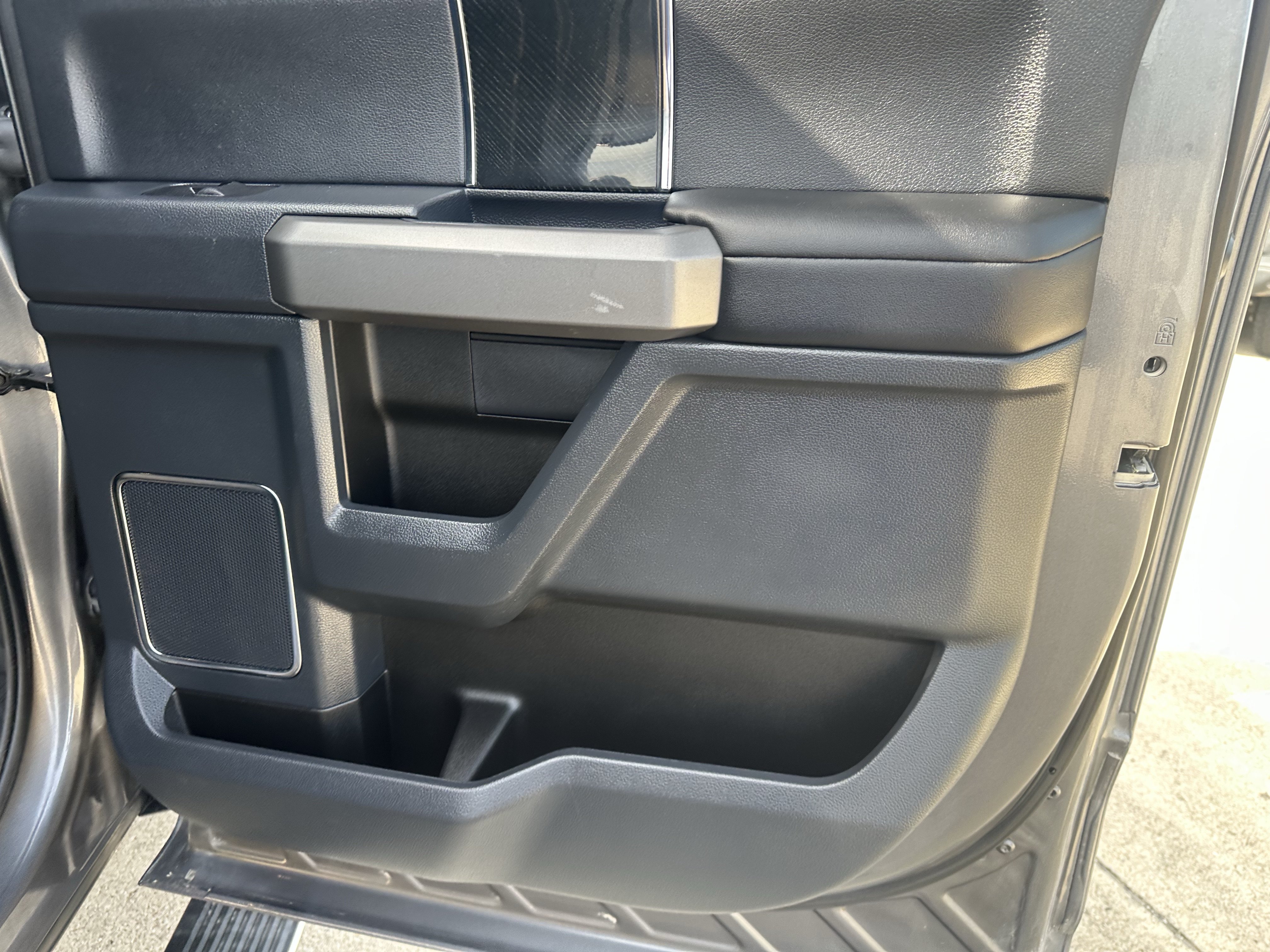 Used 2022 Ford F350 Platinum AWD/4WD image 7