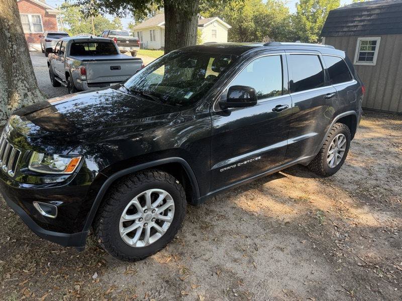 Used 2014 Jeep Grand Cherokee Laredo w/ 18" Wheel & 8.4" Radio Group