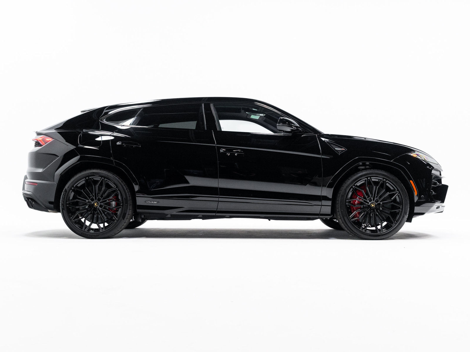 Used 2025 Lamborghini Urus SE AWD/4WD image 6