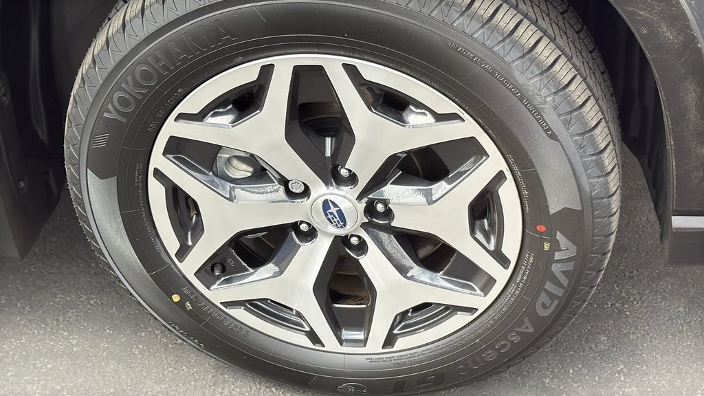 Certified 2023 Subaru Forester Premium AWD/4WD image 10