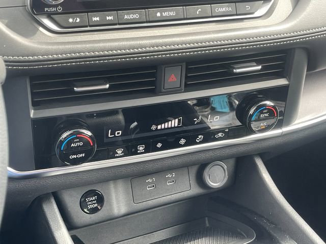 Used 2024 Nissan Rogue SV AWD/4WD image 22