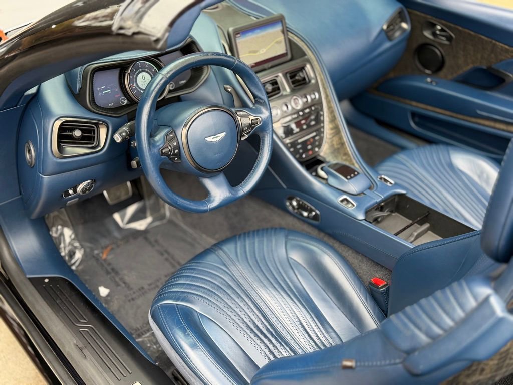 Used 2019 Aston Martin DB11 Volante image 30