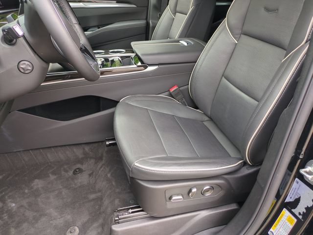 Used 2025 Cadillac Escalade Premium Luxury AWD/4WD image 12