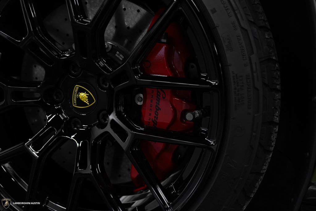 Used 2024 Lamborghini Huracan Sterrato image 6