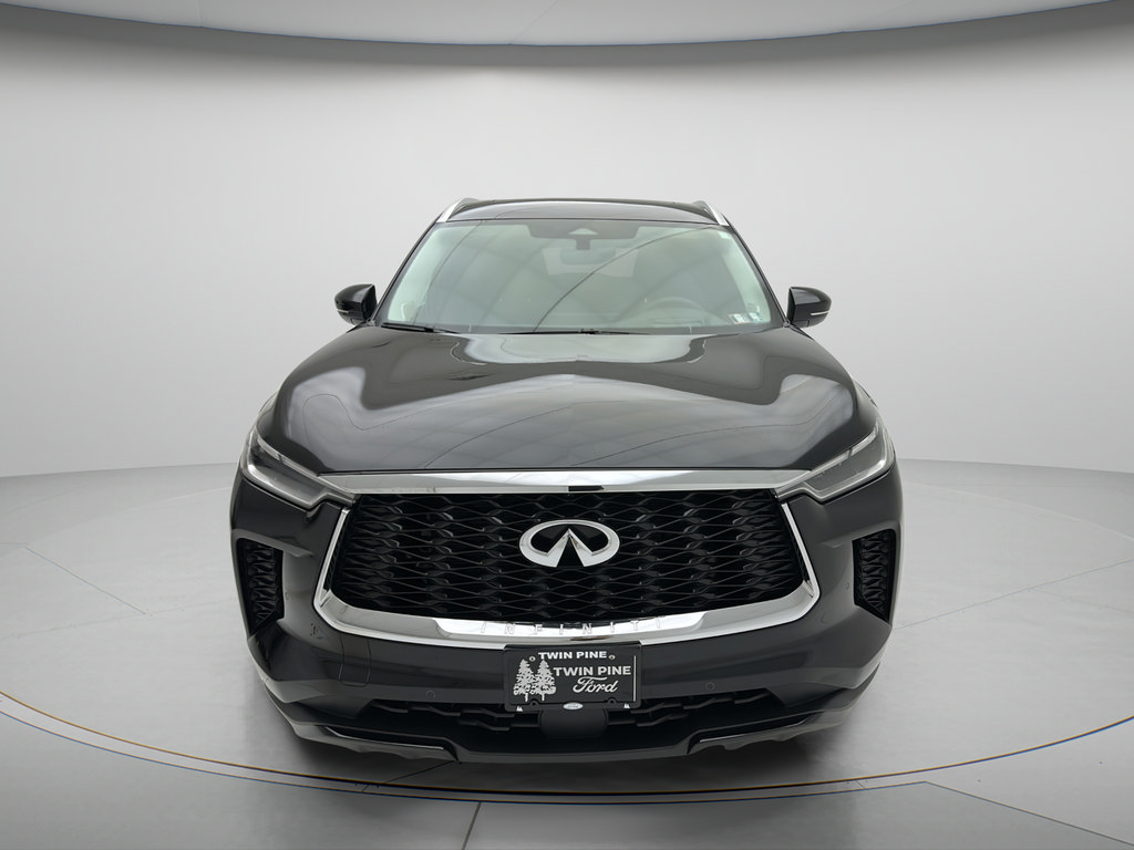 Used 2023 INFINITI QX60 Luxe w/ Vision Package AWD/4WD image 2
