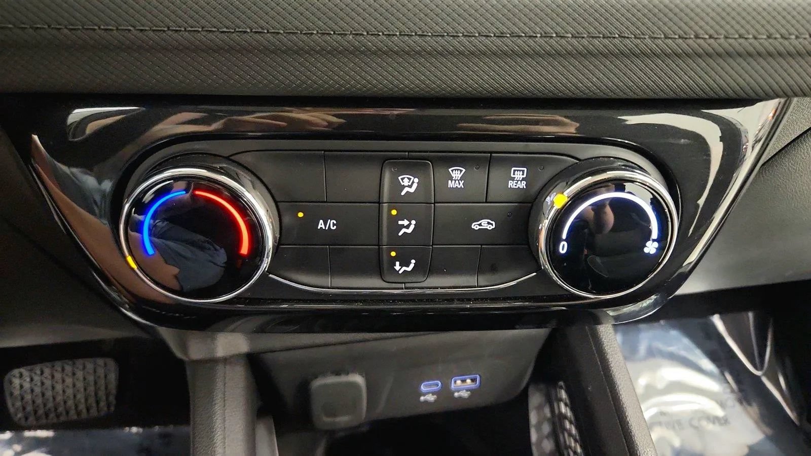 Used 2025 Chevrolet TrailBlazer LT AWD/4WD image 22