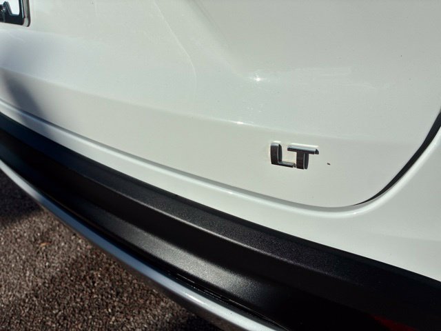 Used 2025 Chevrolet Trax LT w/ LT Convenience Package FWD image 9