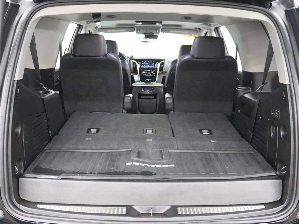 Used 2019 Cadillac Escalade Premium Luxury AWD/4WD image 7