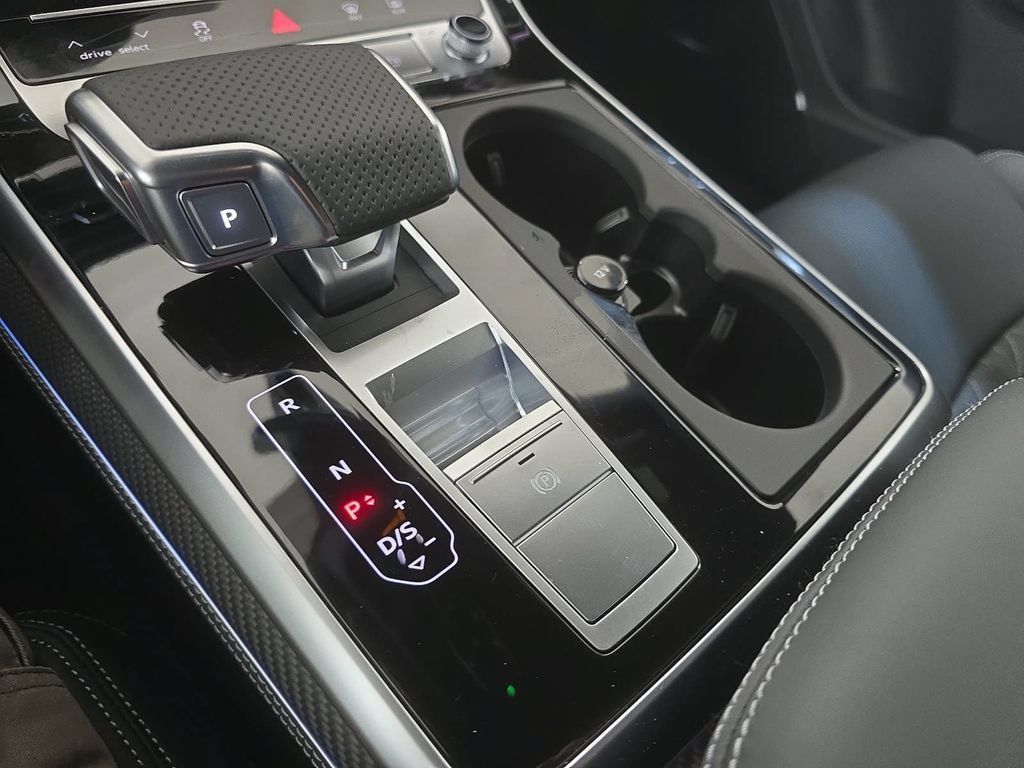 New 2026 Audi SQ8 Prestige AWD/4WD image 13