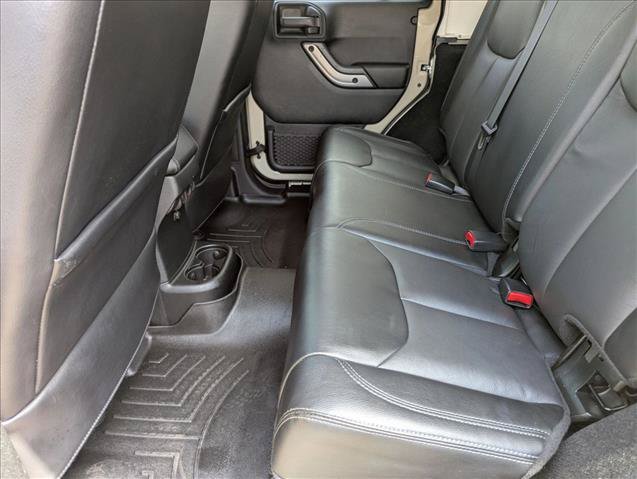 Used 2018 Jeep Wrangler Unlimited Sahara AWD/4WD image 17