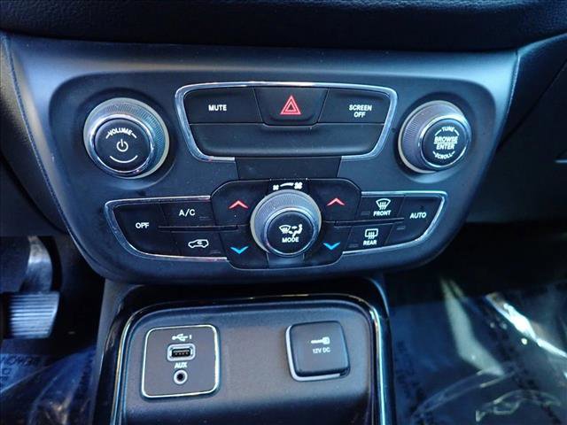 Used 2020 Jeep Compass Latitude FWD image 18