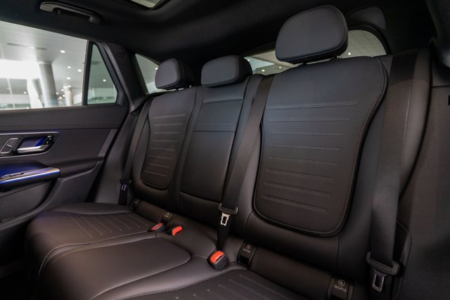 New 2025 Mercedes-Benz GLC 350e 4MATIC image 33