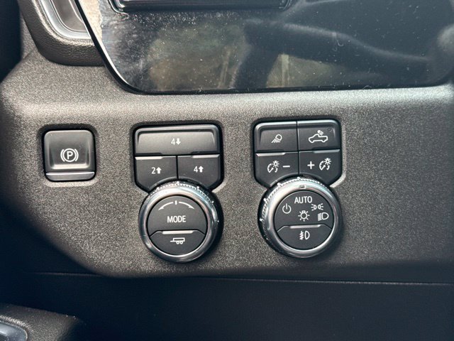 Used 2025 GMC Sierra 2500 SLE w/ SLE Value Package; AWD/4WD image 18
