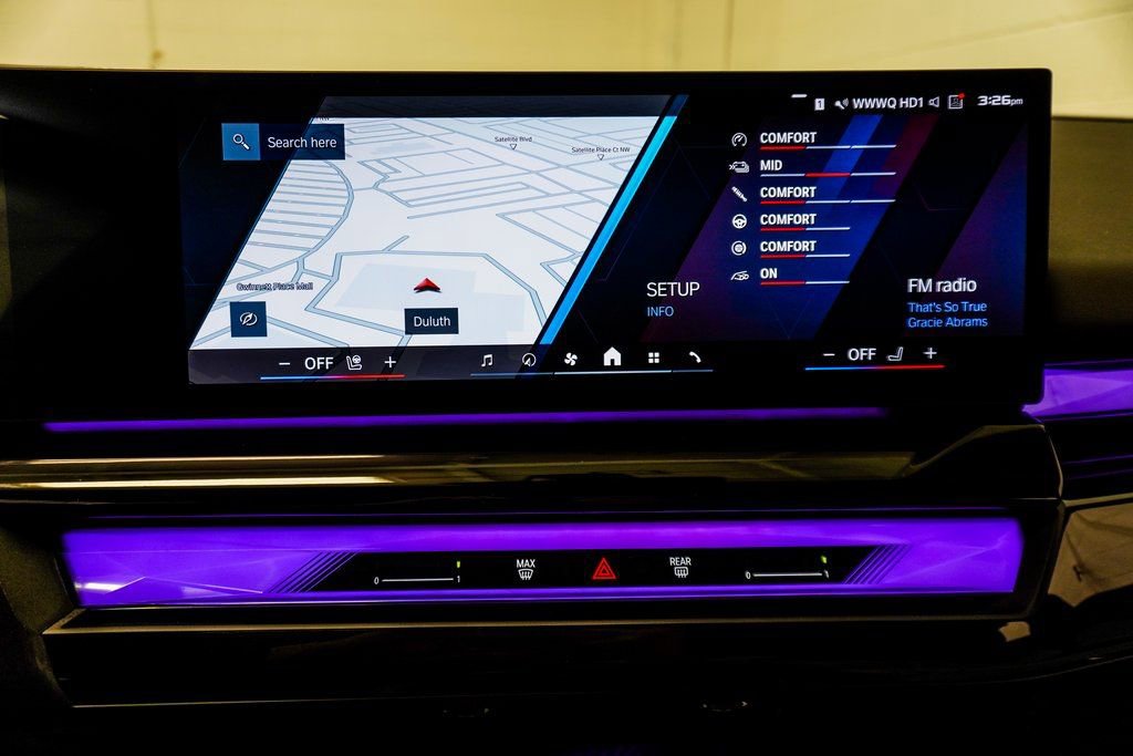 Used 2025 BMW M5 w/ Carbon Package image 40