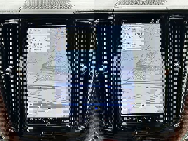 Used 2023 Volvo XC60 T8 Ultimate w/ Climate Package image 13