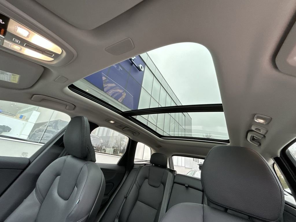 Certified 2023 Volvo XC60 B5 Plus w/ Climate Package image 24