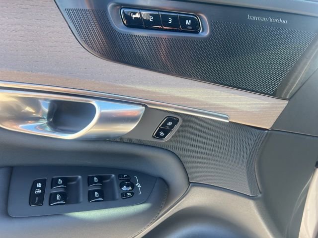 New 2026 Volvo XC90 B5 Plus w/ Protection Package image 21