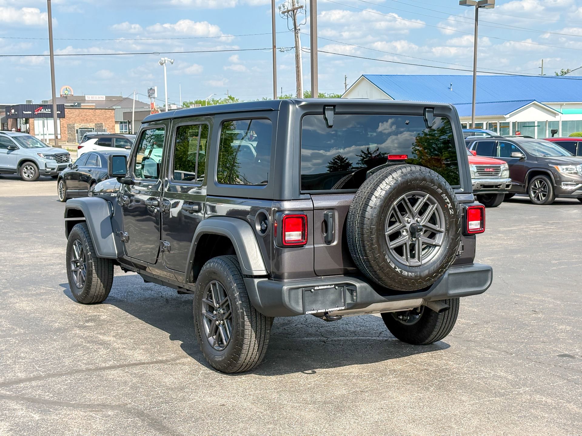 Used 2025 Jeep Wrangler Unlimited Sport AWD/4WD image 12