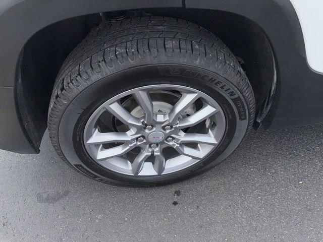 Used 2022 GMC Terrain SLT w/ Tech Package AWD/4WD image 4